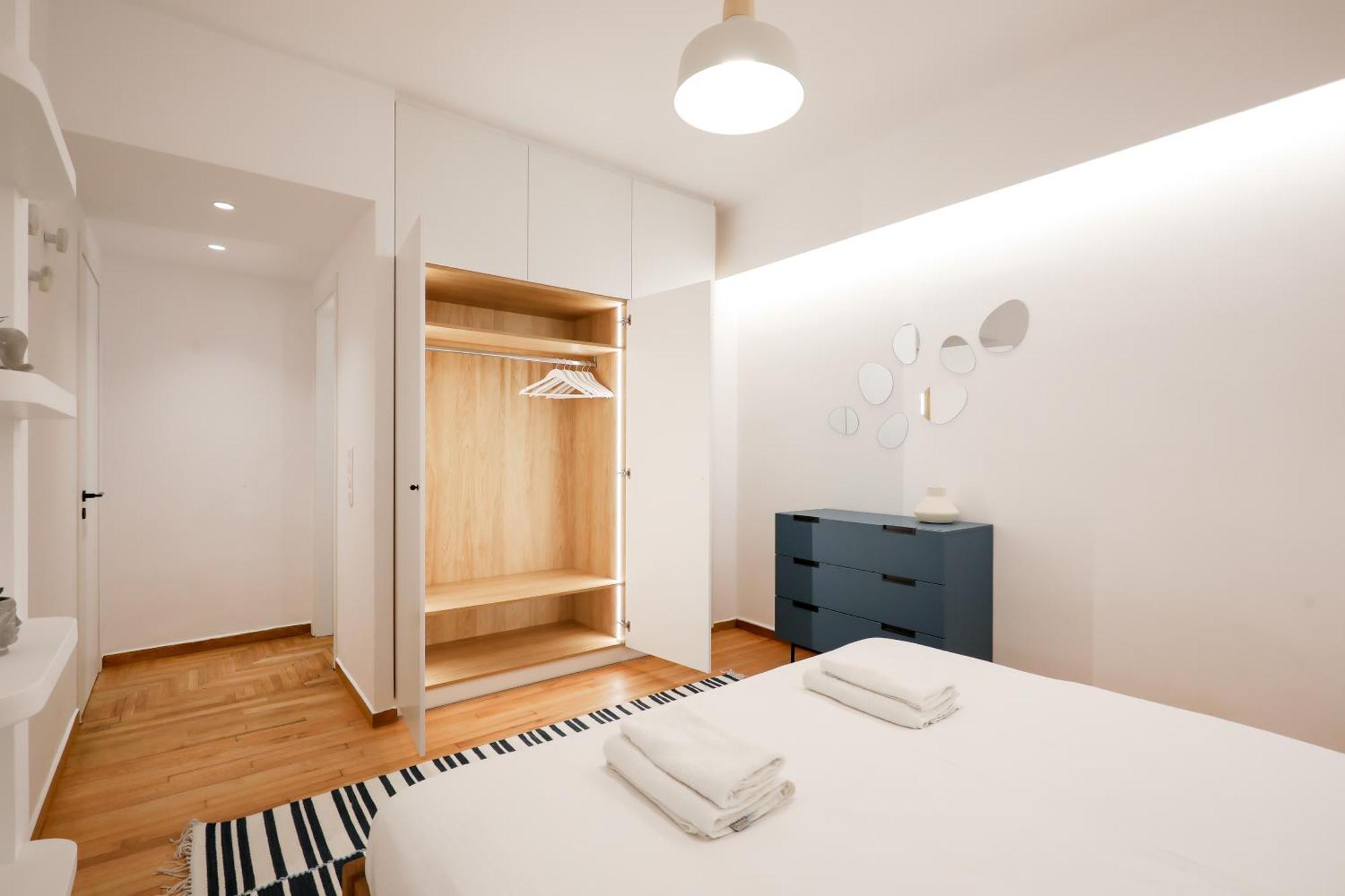 Diamond Athenian 2bd - Greecing